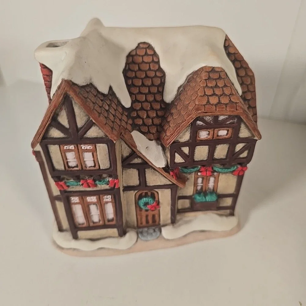 Vintage LEFTON Colonial Village The Hampshire‎ House Music Box 1992 Tested